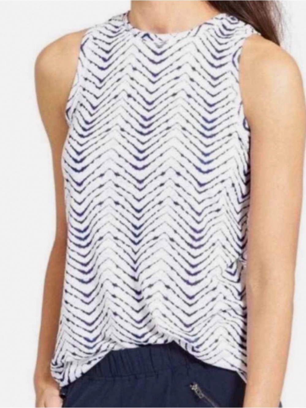 Athleta White and Navy Chevron Sleeveless Tank Size Small